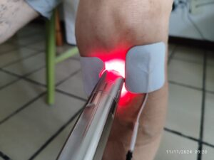 Alivie as Dores no Joelho Sem Sair de Casa com Fisioterapia Domiciliar Avançada
